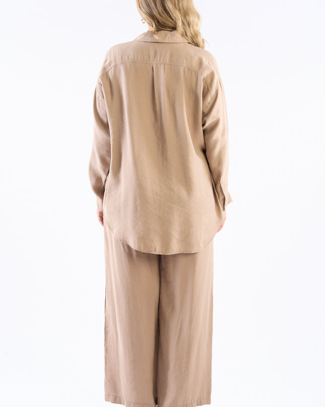 Two pieces set with buttons