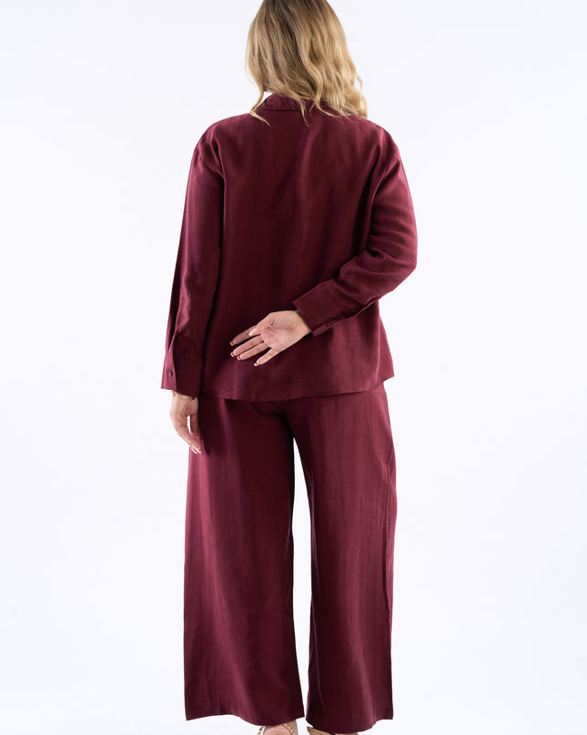 Buttoned set with belt