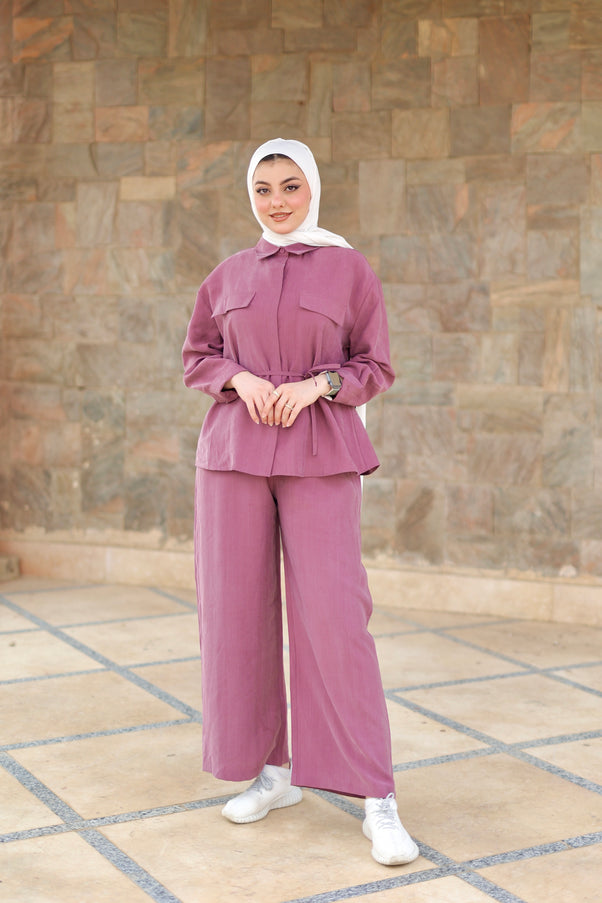 Buttoned set with belt