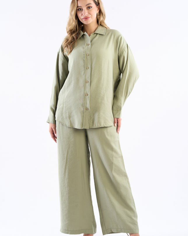 Two pieces set with buttons